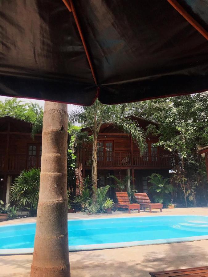 El Pindo Iguazu Aparthotel Puerto Iguazú Exteriör bild