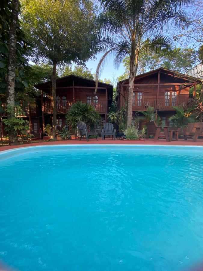 El Pindo Iguazu Aparthotel Puerto Iguazú Exteriör bild