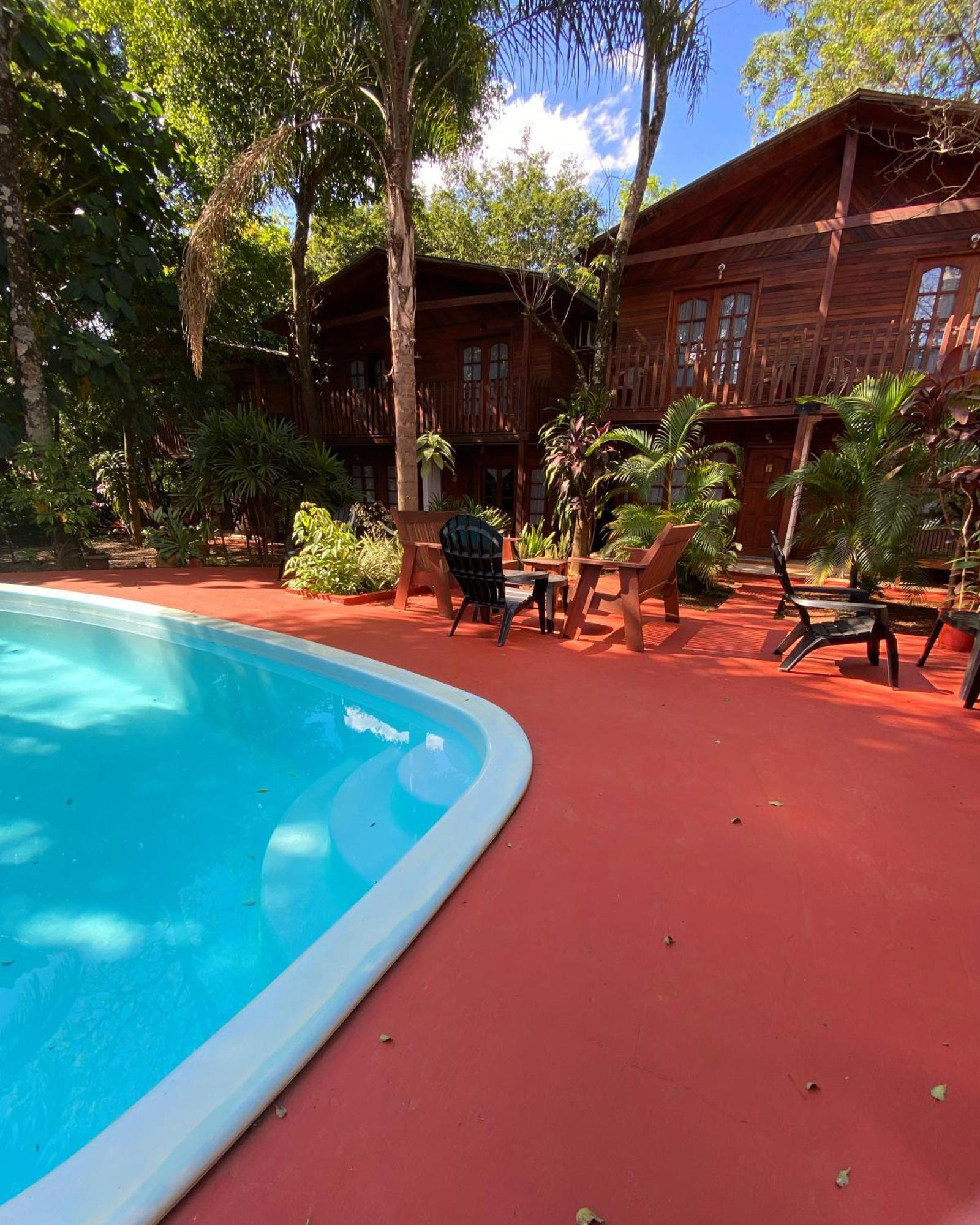El Pindo Iguazu Aparthotel Puerto Iguazú Exteriör bild
