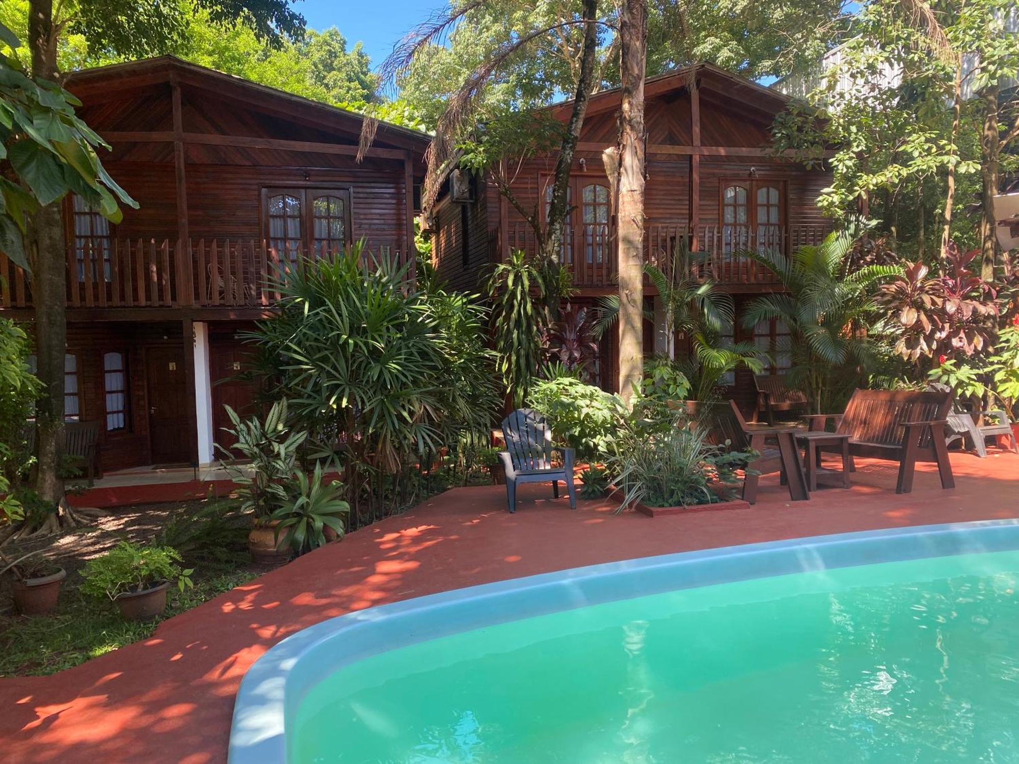 El Pindo Iguazu Aparthotel Puerto Iguazú Exteriör bild