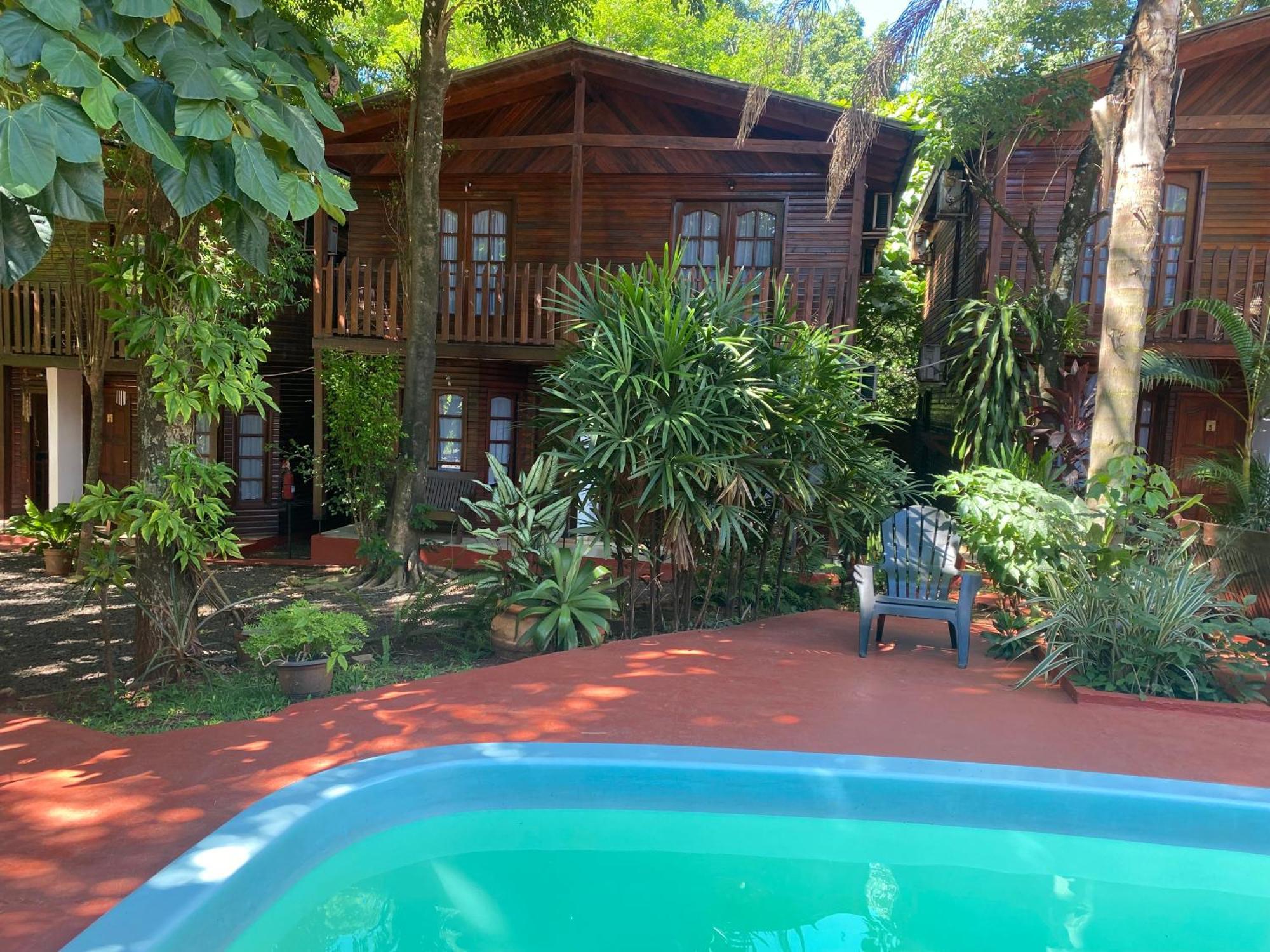 El Pindo Iguazu Aparthotel Puerto Iguazú Exteriör bild